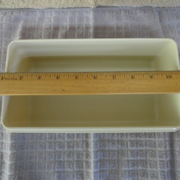 Tupperware, #1508-4, Bread Box, Loaf Keeper, Made in USA - Picture 5 of 9